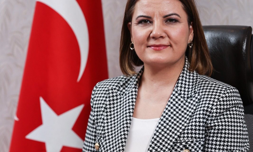 HÜRRİYET, “ÇANAKKALE ZAFERİ YOLUMUZU AYDINLATIYOR”