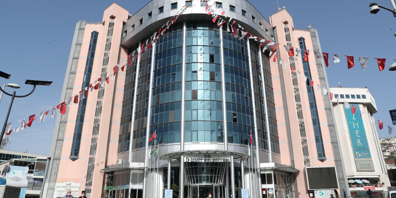 İZMİT BELEDİYESİNDEN İHTİYAÇ SAHİBİ AİLELERE YKS DESTEĞİ