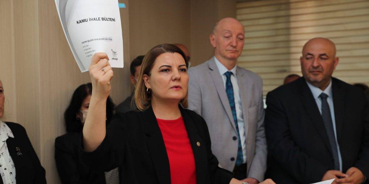 HÜRRİYET: AÇIK İHALEYLE YAPILAN FETHİYE CADDESİNE DAVET USULÜ DİYENİN ALNINI KARIŞLARIM