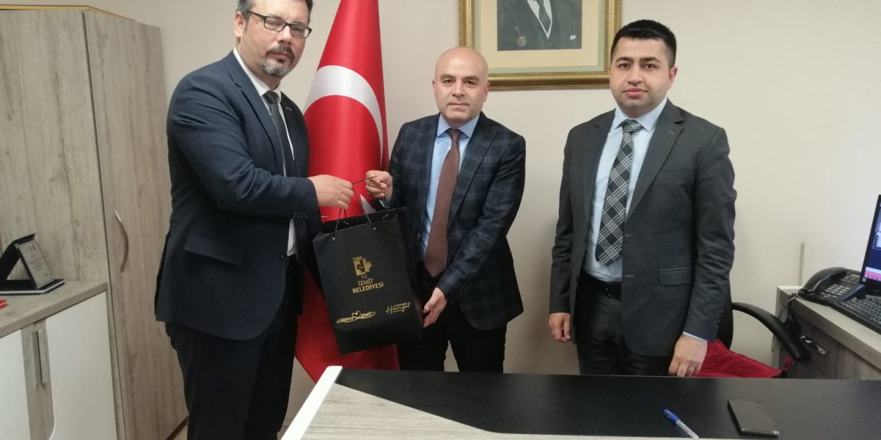 İZMİT BELEDİYESİ ÜST YÖNETİMİ, İL KÜLTÜR VE TURİZM MÜDÜRÜ FATİH TAŞDELEN’İ ZİYARET ETTİ
