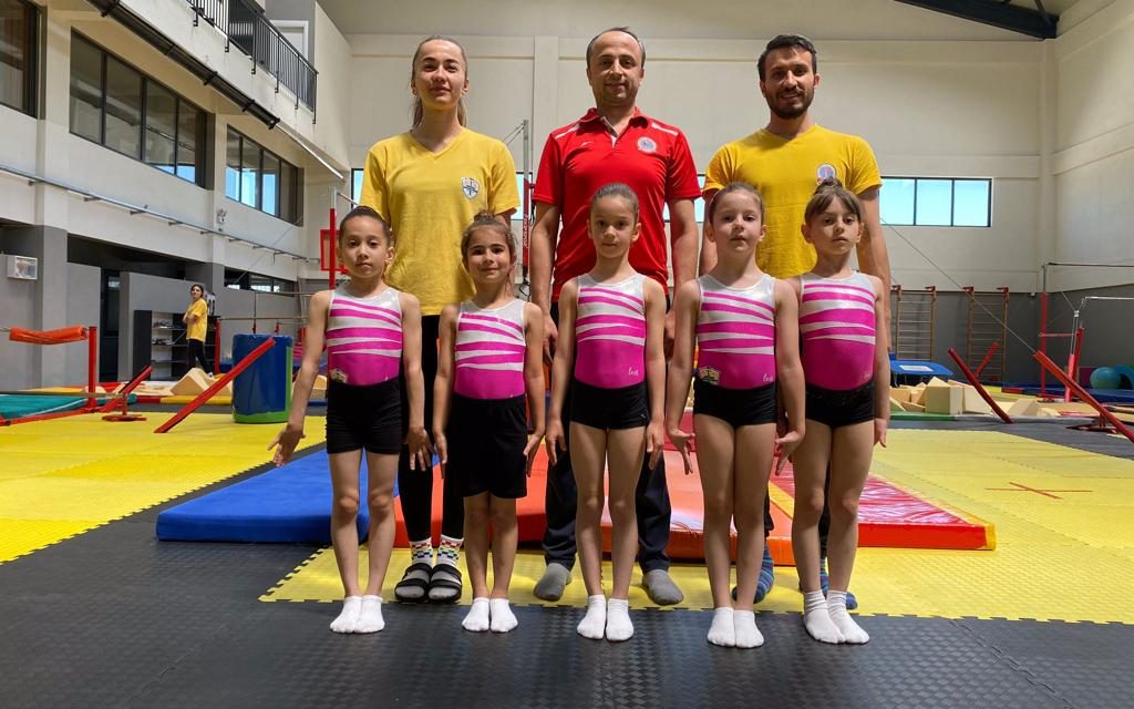 İZMİT BELEDİYESPORLU JİMNASTİKÇİLER YARI FİNALDE