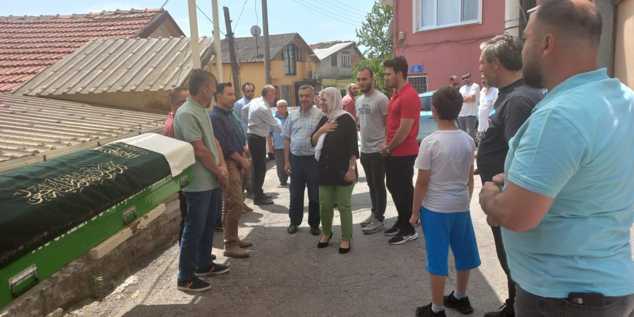 BAŞKAN HÜRRİYET’TEN KARAOĞLU AİLESİNE TAZİYE ZİYARETİ