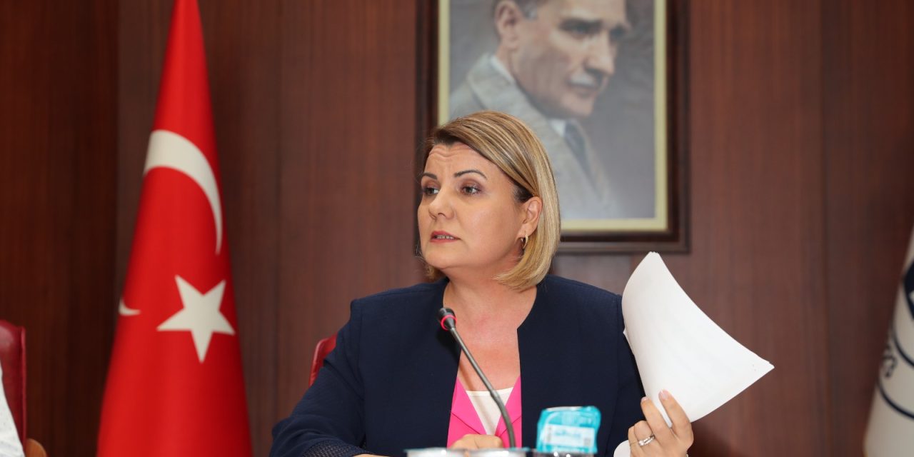 HÜRRİYET: 2 YIL ÖNCE VERMEDİĞİNİZ YETKİYLE İZMİT’İN PARASINI SİZ ÇARÇUR ETTİNİZ