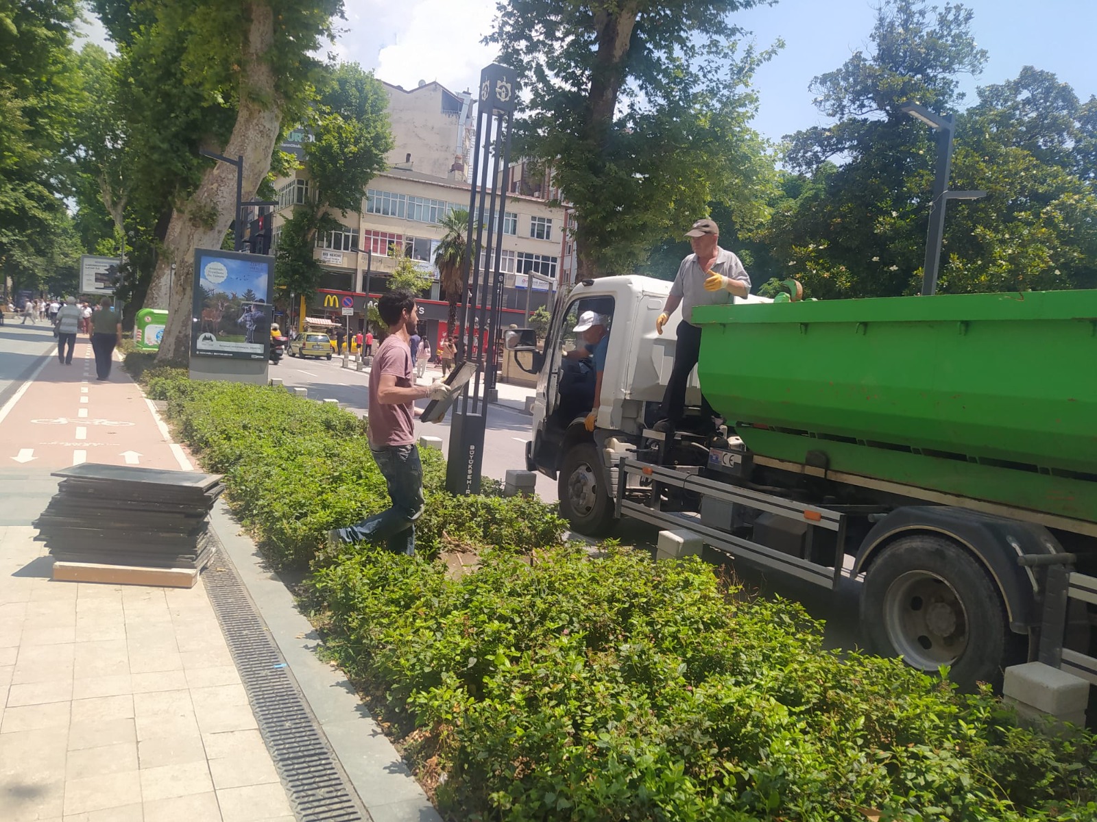 İzmit’te her ay 40 ton cam atık geri dönüşüme kazandırılıyor (1)