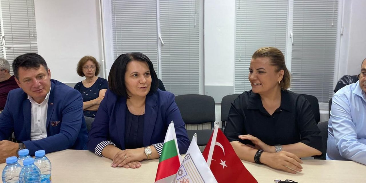 BAŞKAN HÜRRİYET VE BALKAN DERNEKLERİ KARDEŞ ŞEHİR MESTANLI’DAYDI
