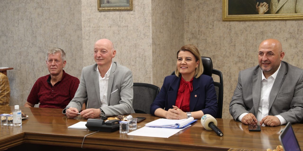 HÜRRİYET: AKP’LİLER SAMİMİYSE ÇAĞLAYAN DUMAN’IN BÜYÜKŞEHİR’E KESTİĞİ FATURALARI AÇIKLASIN