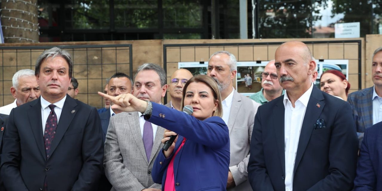 HÜRRİYET: MEMLEKETİN BU KADAR DERDİ VARKEN ONLARIN TEK DERDİ İZMİT BELEDİYESİ