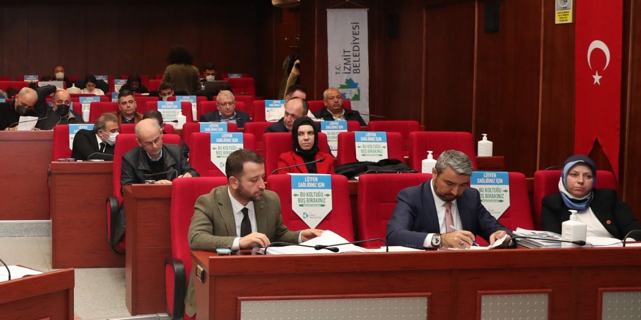 İZMİT BELEDİYESİNE ARAÇ KREDİSİ VERMEYEN AKP MİLLETİN AKLIYLA ALAY EDİYOR!