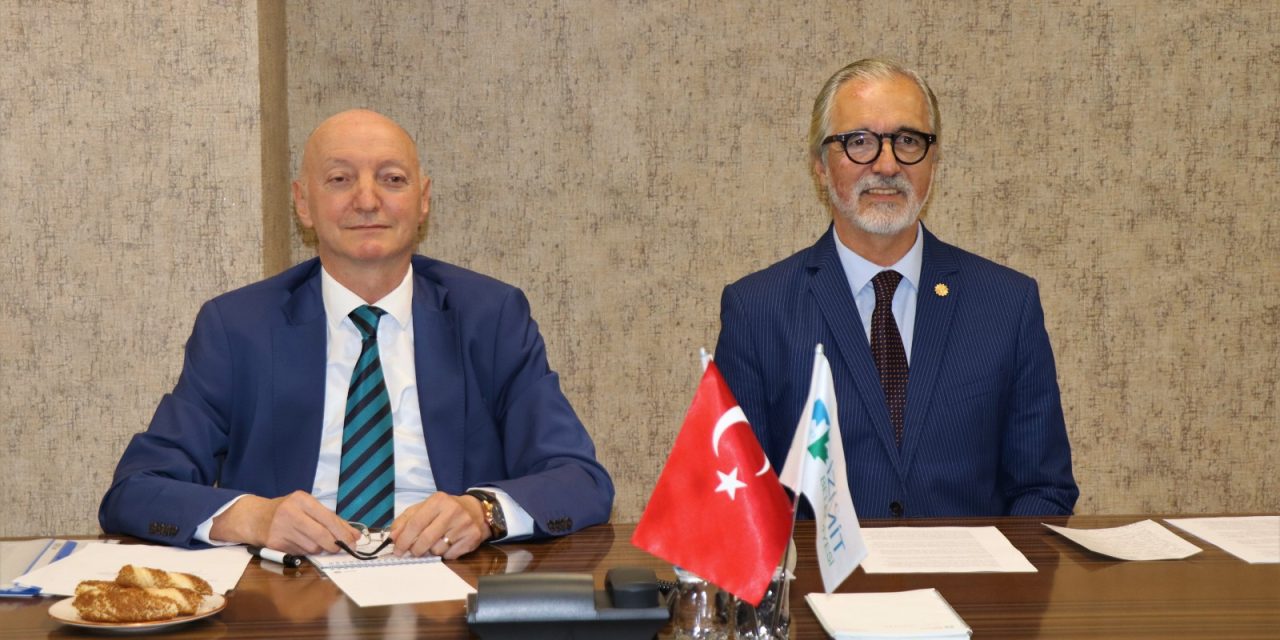 ÖZMURAL: 2 YIL ÖNCE ÇÖP ARAÇLARINI ALMASAYDIK BUGÜN ÇÖP TOPLANMIYOR DİYE KİRLİ SİYASET YAPACAKLARDI