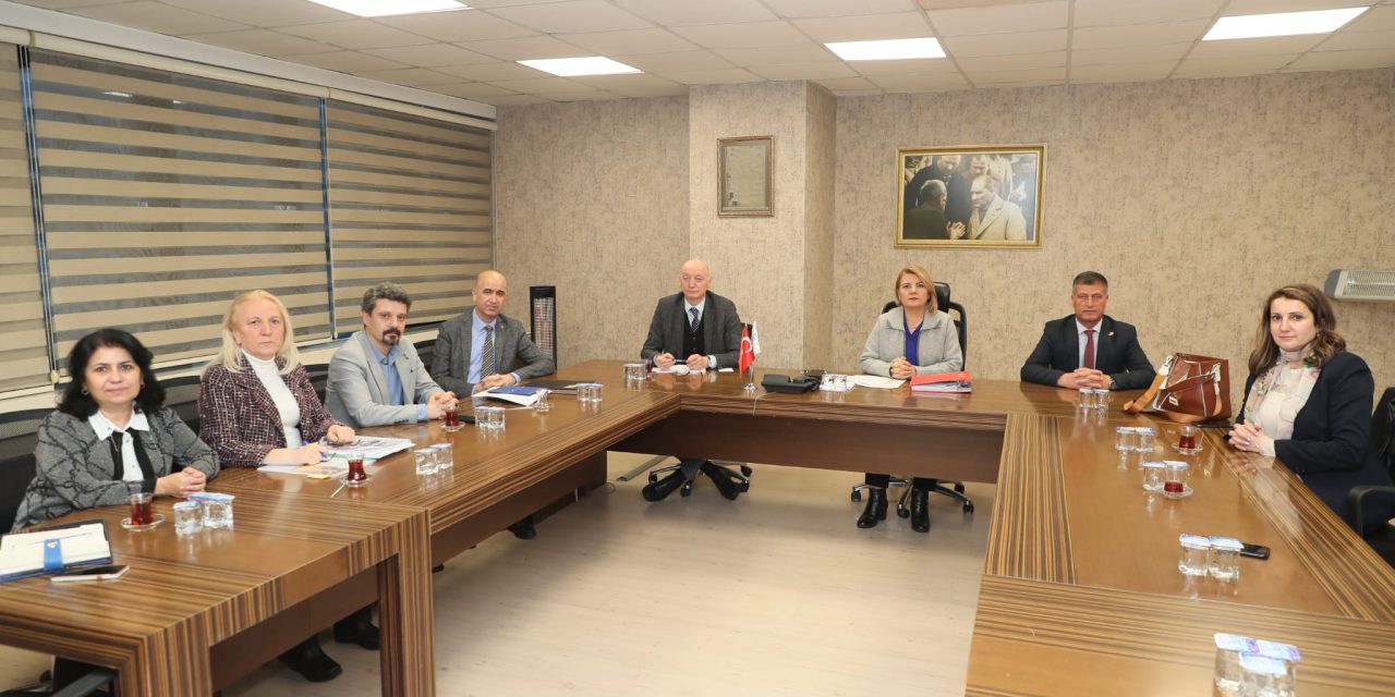 BAŞKAN HÜRRİYET, EKİBİYLE ÇALIŞMALARI MASAYA YATIRDI