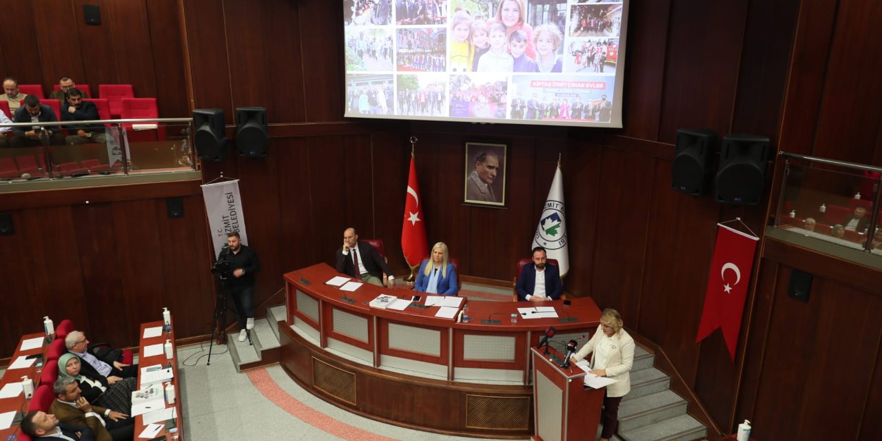 BAŞKAN HÜRRİYET: YENİ KURDUĞUMUZ TİYATROLAR VE KÜTÜPHANELERLE İZMİT’İ YAŞAYAN BİR KENT HALİNE GETİRDİK