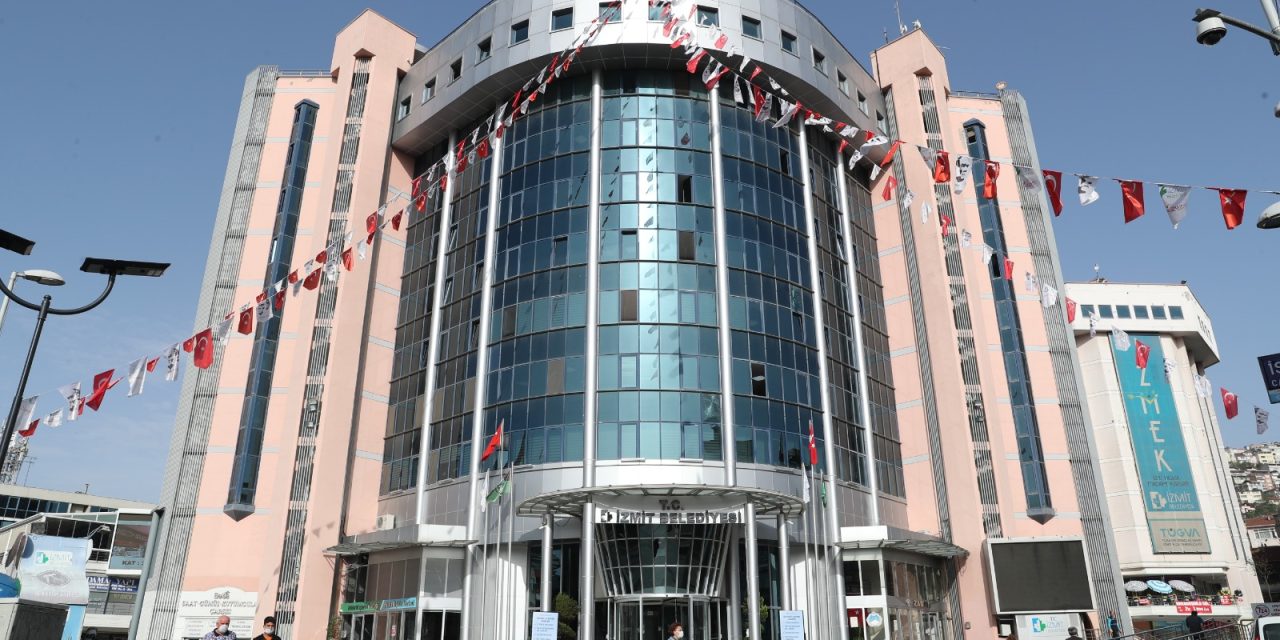İZMİT BELEDİYESİNDEN KOCAELİSPOR TARAFTARINA VAN DEPLASMANI İÇİN OTOBÜS DESTEĞİ