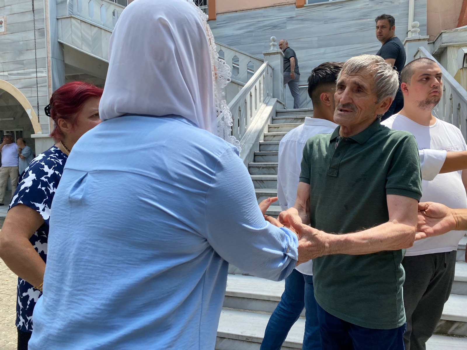 Başkan Hürriyet Atmaca ailesinin acısını paylaştı (4)