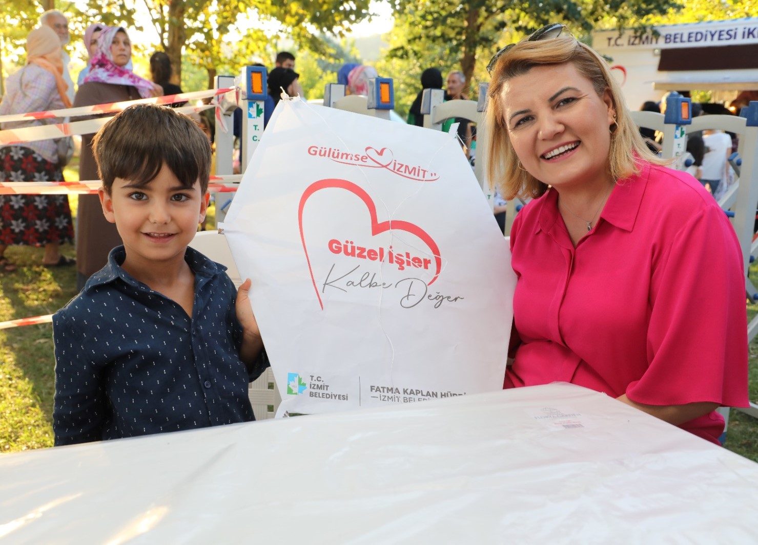 İzmit Belediyesi Uçurtma Şenliğinde çocuklar gönüllerince eğlendi (3)