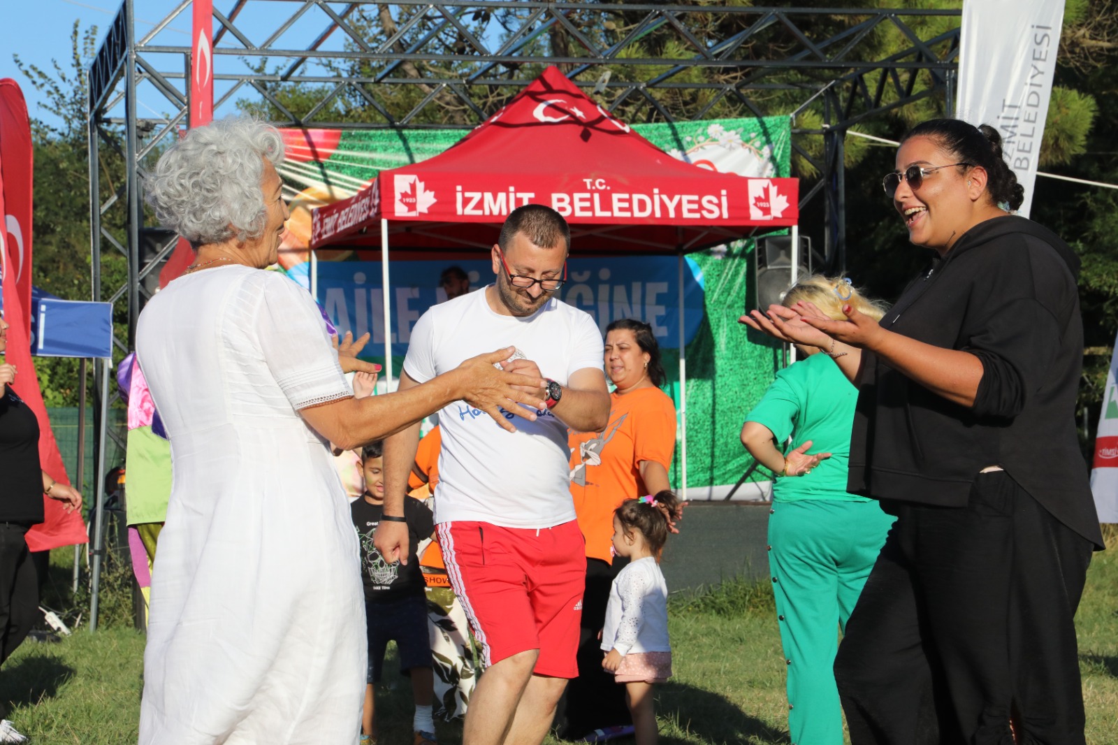 İzmit Belediyesi çalışanları Sarısu tesisindeki aile pikniğinde buluştu (1)