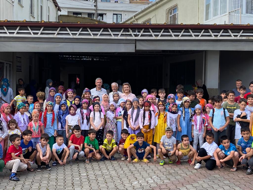 Yaz Kur'an kursuna giden çocuklardan Baskan Hürriyet'e büyük sevgi (7)