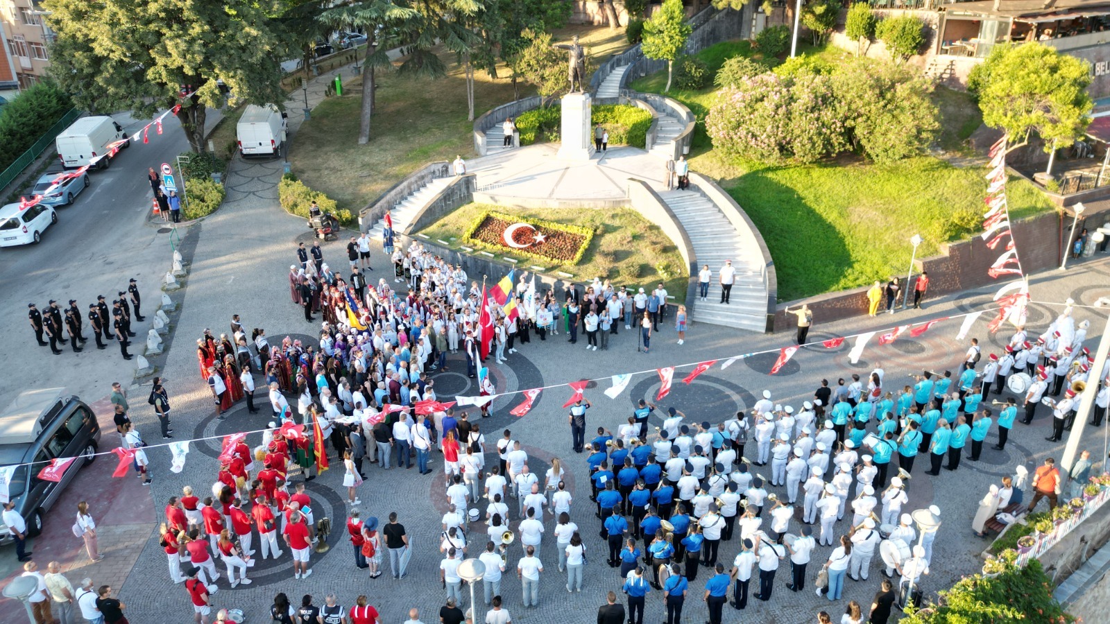 12. Uluslararasi Pismaniye Festivali `En Renkli Festival Korteji' ile basladi (1)