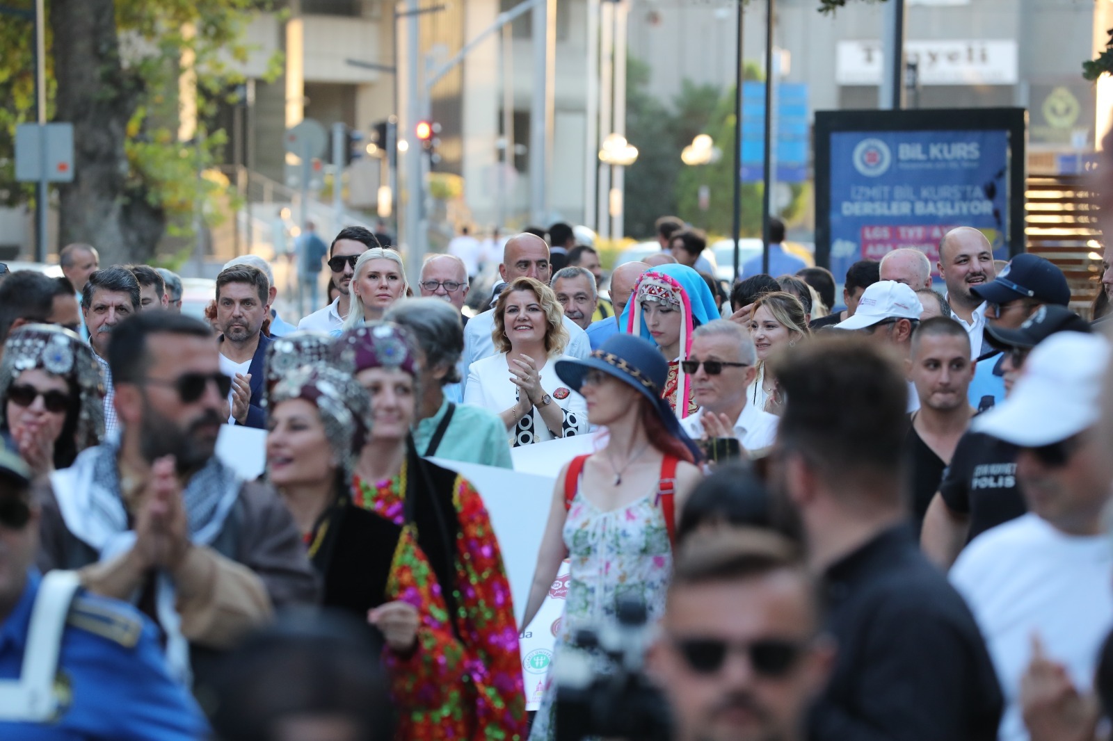 12. Uluslararasi Pismaniye Festivali `En Renkli Festival Korteji' ile basladi (9)