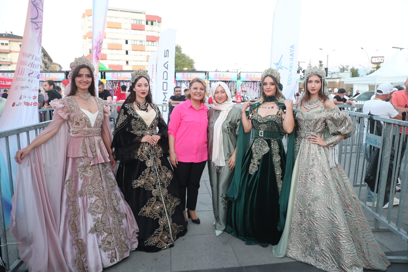 Ayse Sayan'in Kaftani Eda defilesi pismaniye festivaline damga vurdu (4)