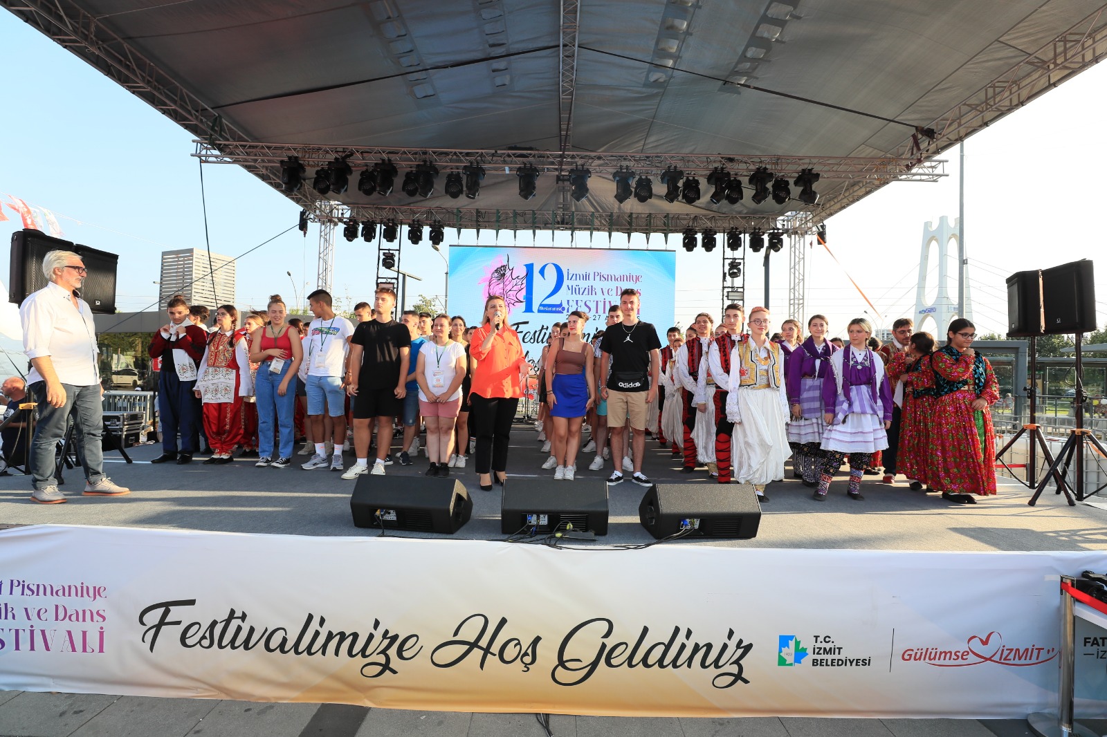 Baskan Hürriyet, _Üreten belediyenin emekçilerinin alin terine sahip çikin_ (1)