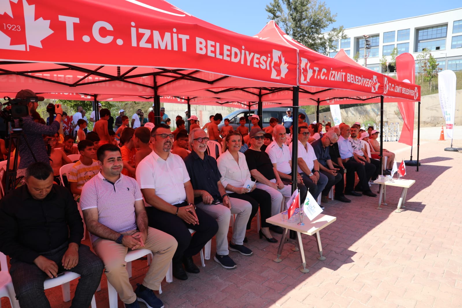 Çocuklar yazın tadını İzmit Belediyesi Portatif Yüzme Havuzu’nda çıkaracak (10)