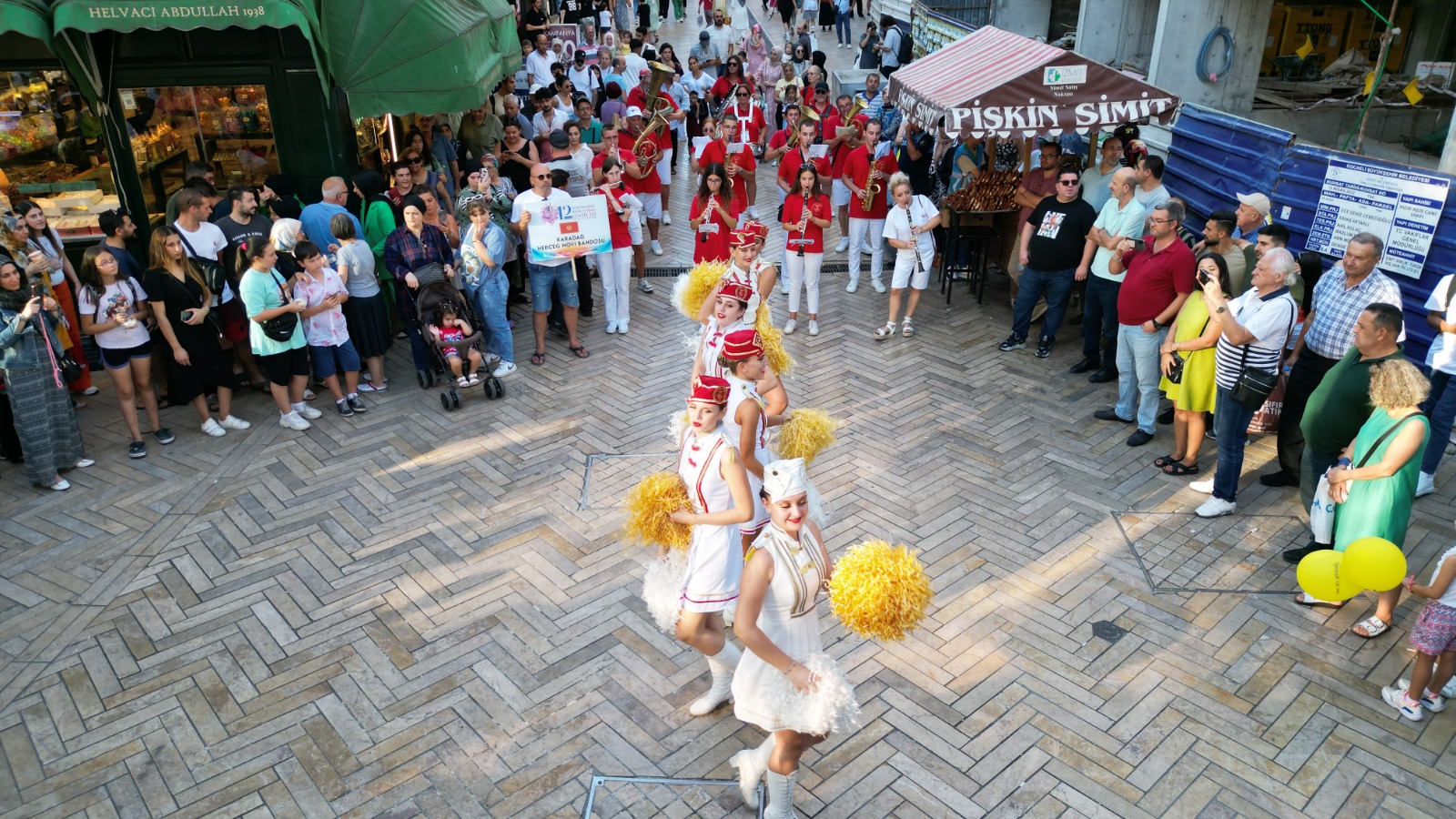Festival coskusu Izmit'in dört bir yaninda yasaniyor (3)