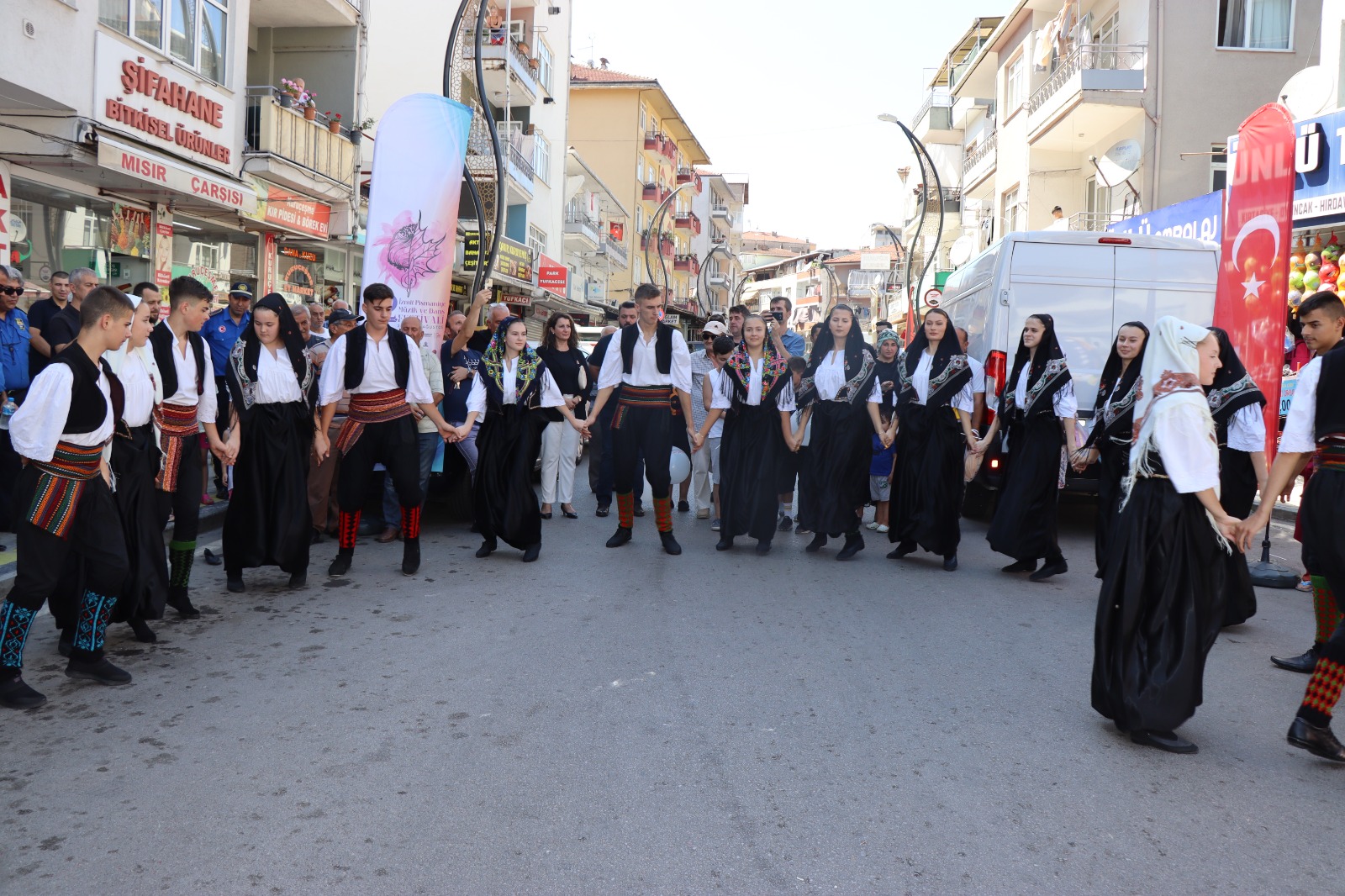 Festival coskusu Izmit'in dört bir yaninda yasaniyor (6)