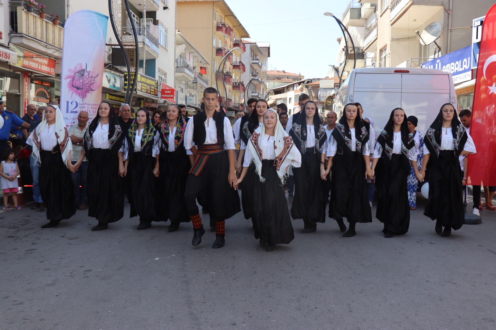 Festival coskusu Izmit'in dört bir yaninda yasaniyor (9)