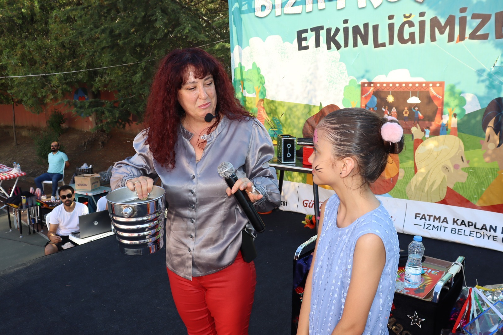 Hakkaniyeli çocuklar ‘Bizim Köyde Şenlik Var’ etkinliğinde buluştu (1) Hakkaniyeli çocuklar ‘Bizim Köyde Şenlik Var’ etkinliğinde buluştu (1)