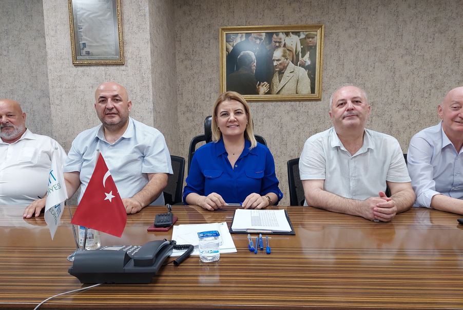 Izmit Belediyesi Isçilerine Yüzde 22 Zam (2)