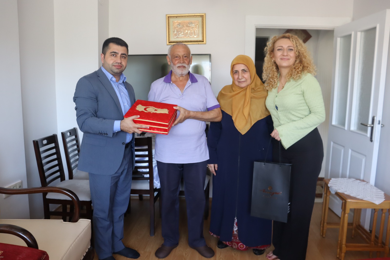 İzmit Belediyesi, Zafer Bayramında kahraman gazileri unutmadı (3)