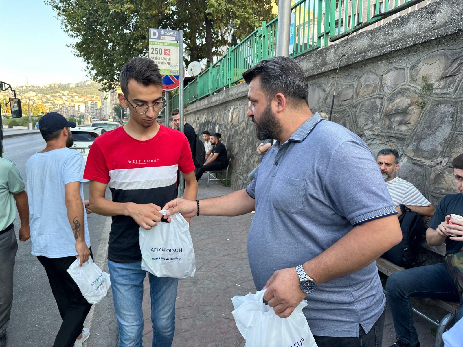 İzmit Belediyesi’nden emekçilerin yüzünü güldüren ikram (7)