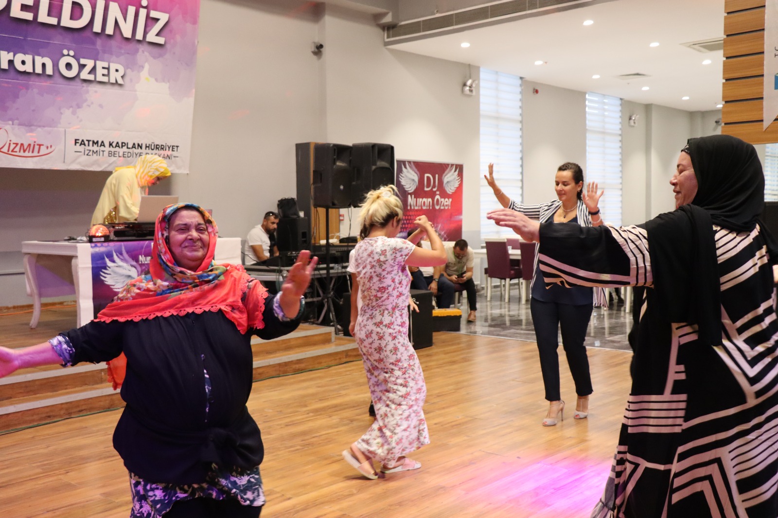 Kadınlar Matinesi (7) Kadınlar Matinesi (7)