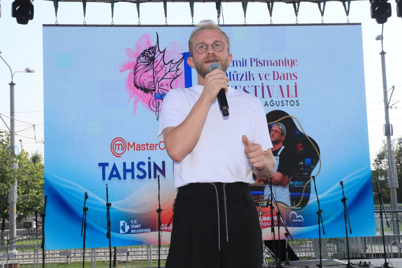 MasterChef Tahsin Küçük, Pişmaniye Festivali’nde sevenleriyle buluştu (1)