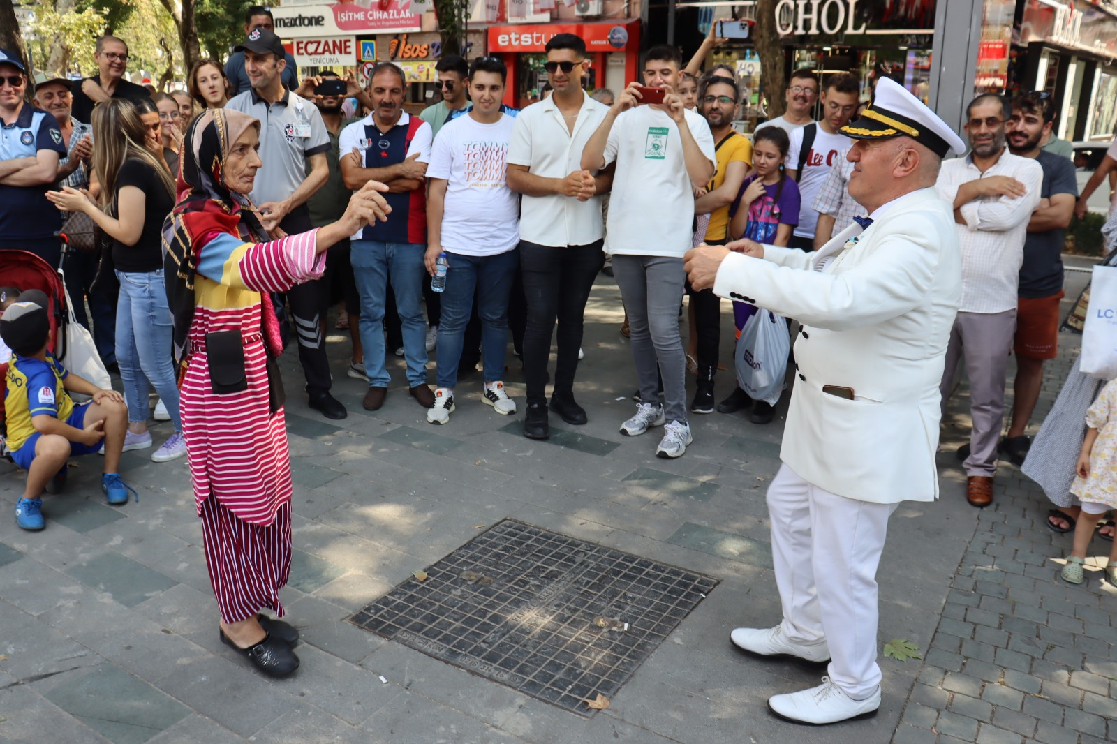 Pişmaniye Festivali coşkusu kentin dört bir yanına yayıldı (10)