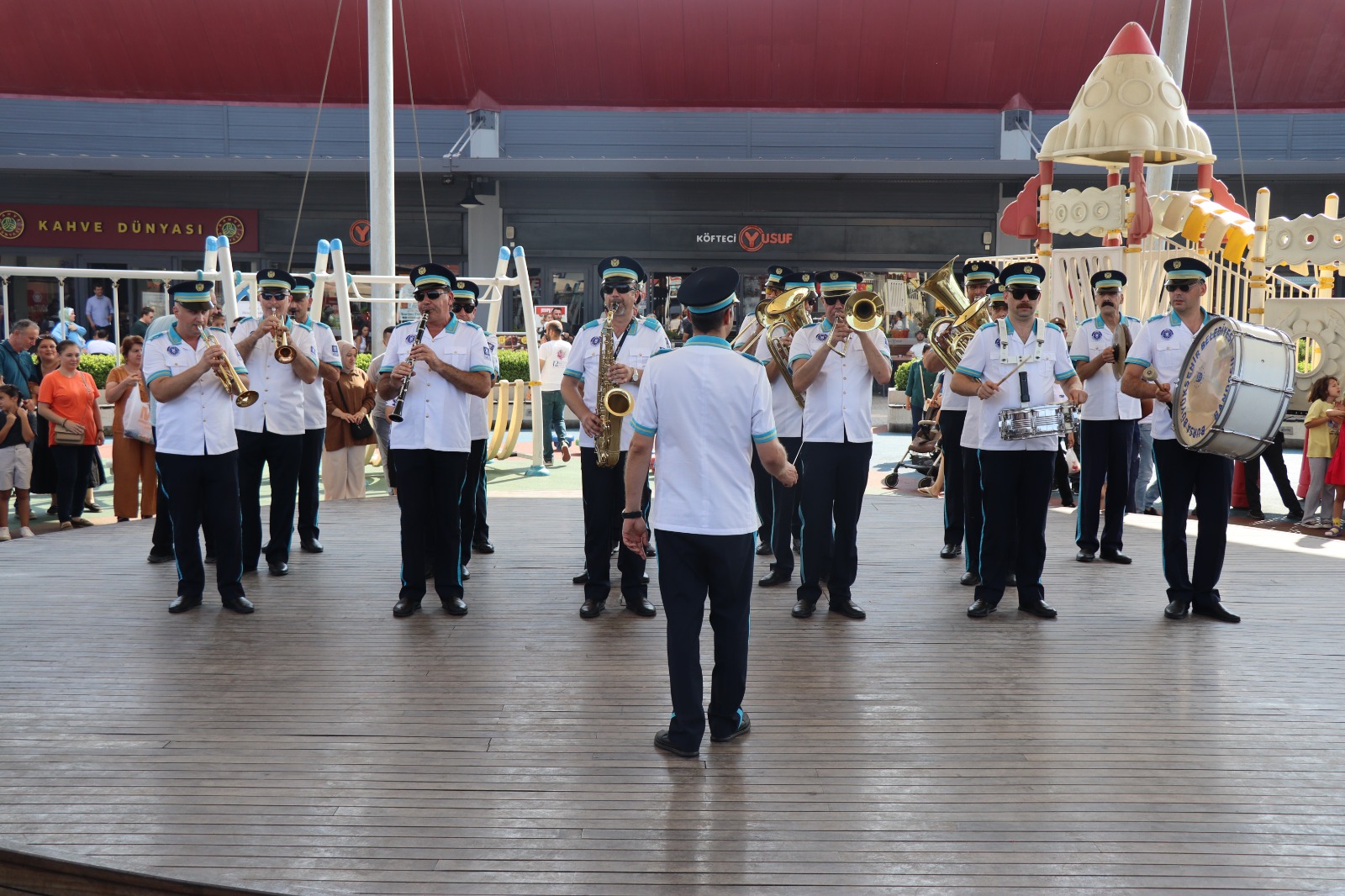 Pişmaniye Festivali coşkusu kentin dört bir yanına yayıldı (3)