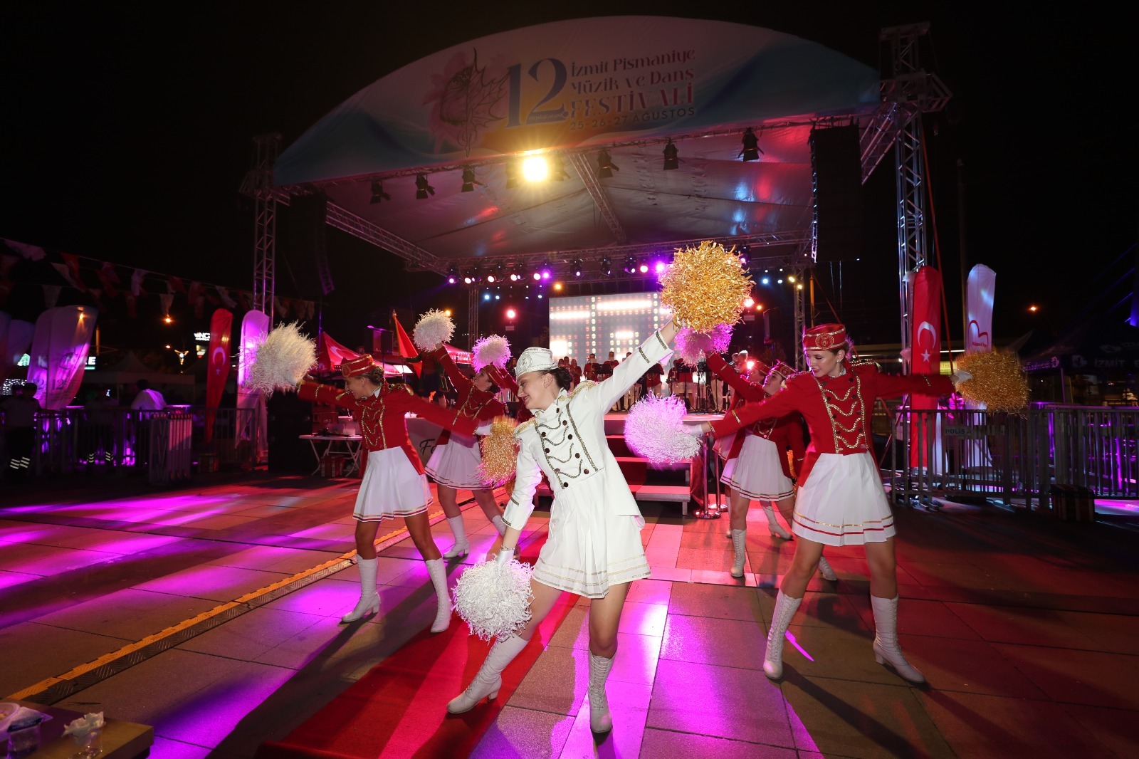 Pişmaniye festivalinde bando grup performansları izleyenleri büyüledi (8)