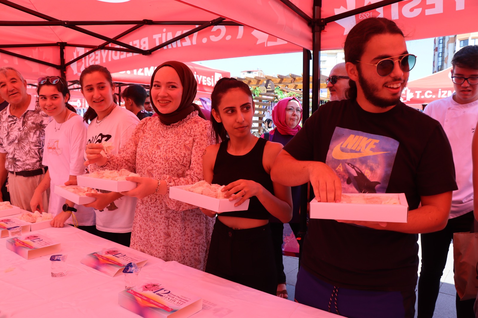 Pişmaniye yeme yarışmasında şampiyon belli oldu (5)