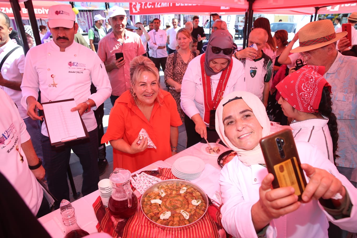 Türk mutfağının öncüsü Sahrap Soysal da İzmit Pişmaniye Festivali’nde! (9)