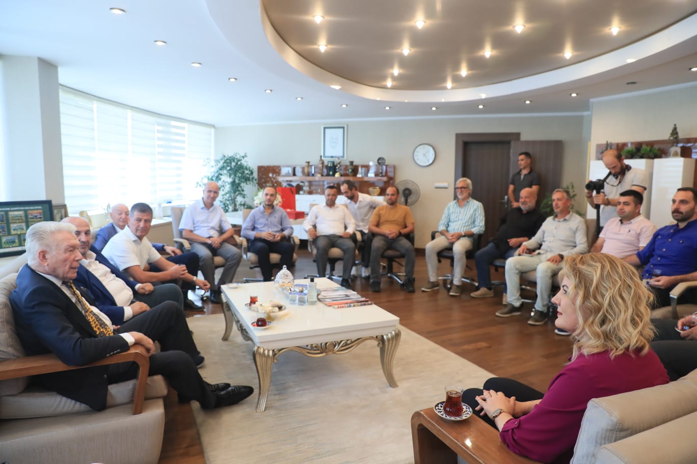 Ugur Dündar Baskan Hürriyete ziyaret (2)