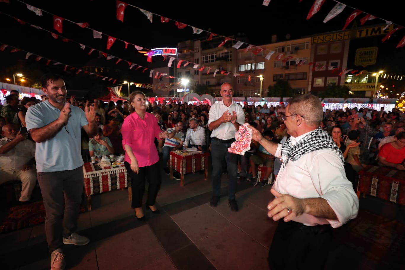 ‘En tatlı festivalde’ pişmaniye sıra gecesi beğeni topladı (4)