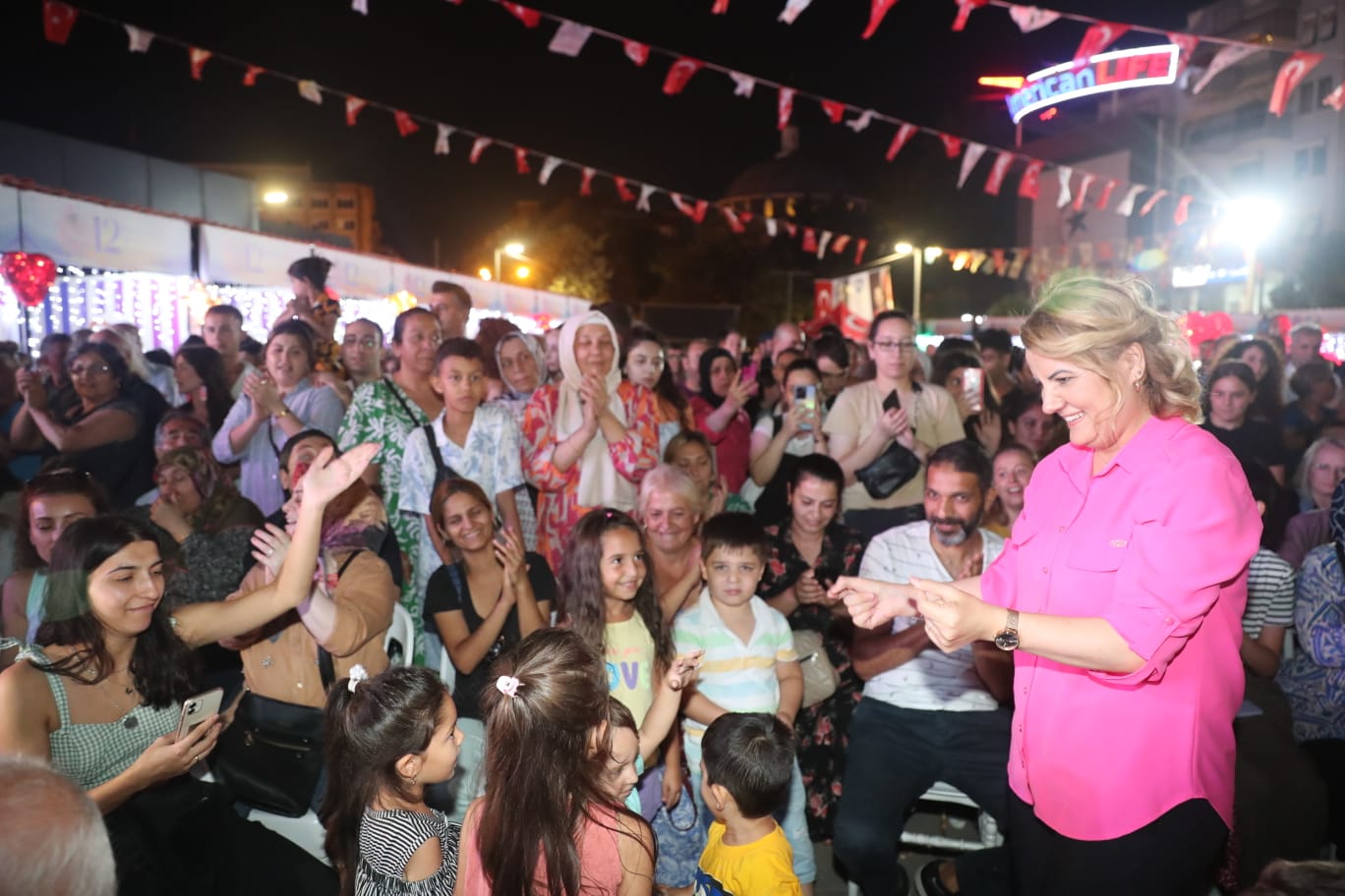 ‘En tatlı festivalde’ pişmaniye sıra gecesi beğeni topladı (7)