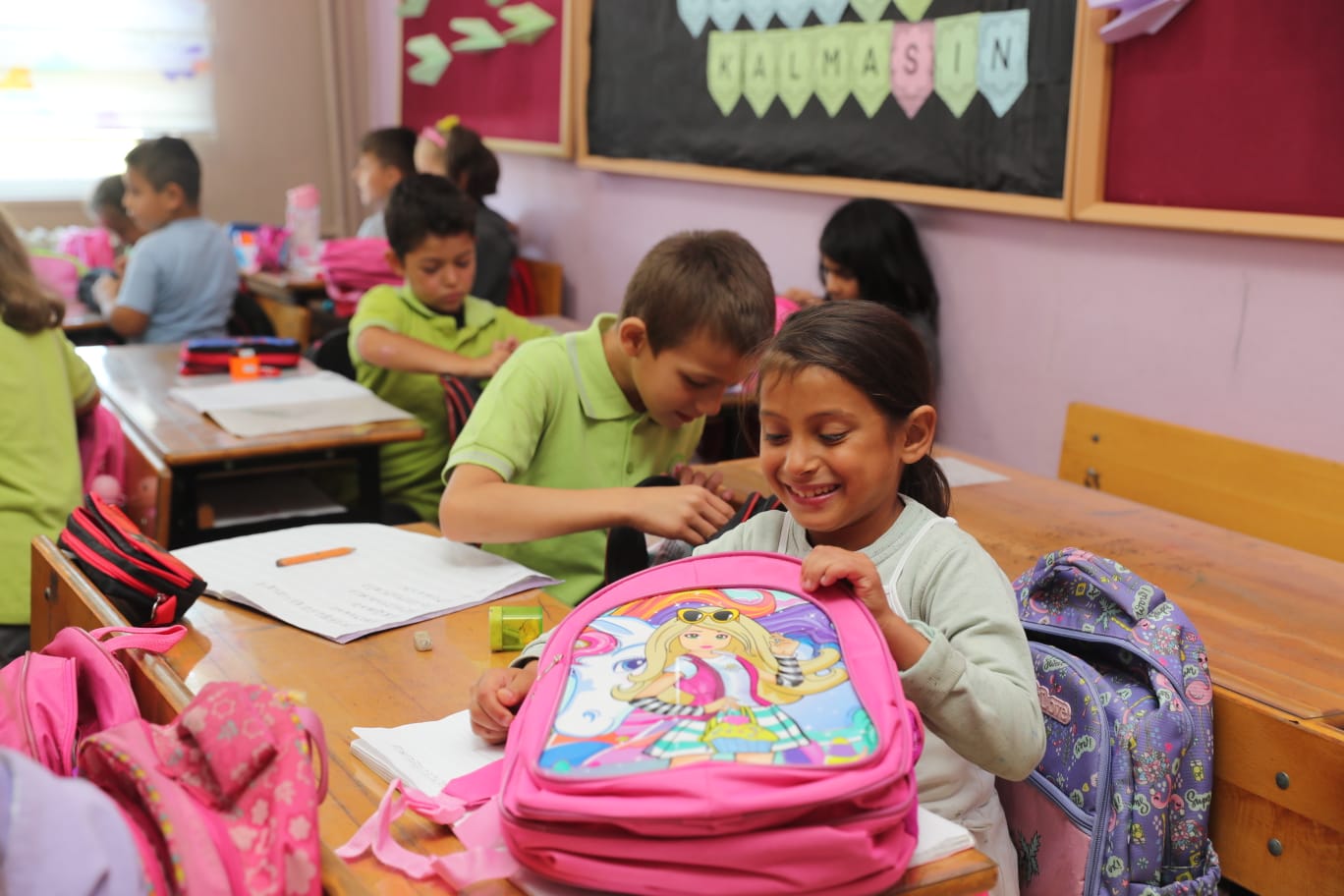 Başkan Hürriyet Hakkaniyeli öğrencilere hediyelerini takdim etti (4)