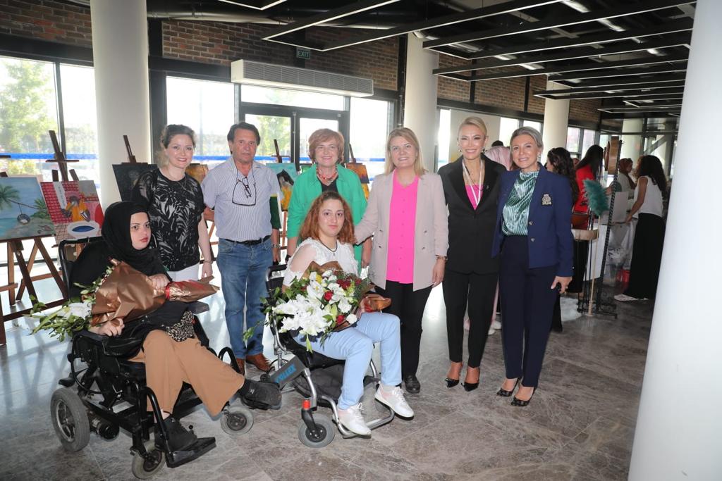 Baskan Hürriyet, KOIDER Bazaar etkinliginde is kadinlariyla bir araya geldi (13)