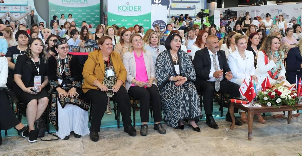 Baskan Hürriyet, KOIDER Bazaar etkinliginde is kadinlariyla bir araya geldi (6)