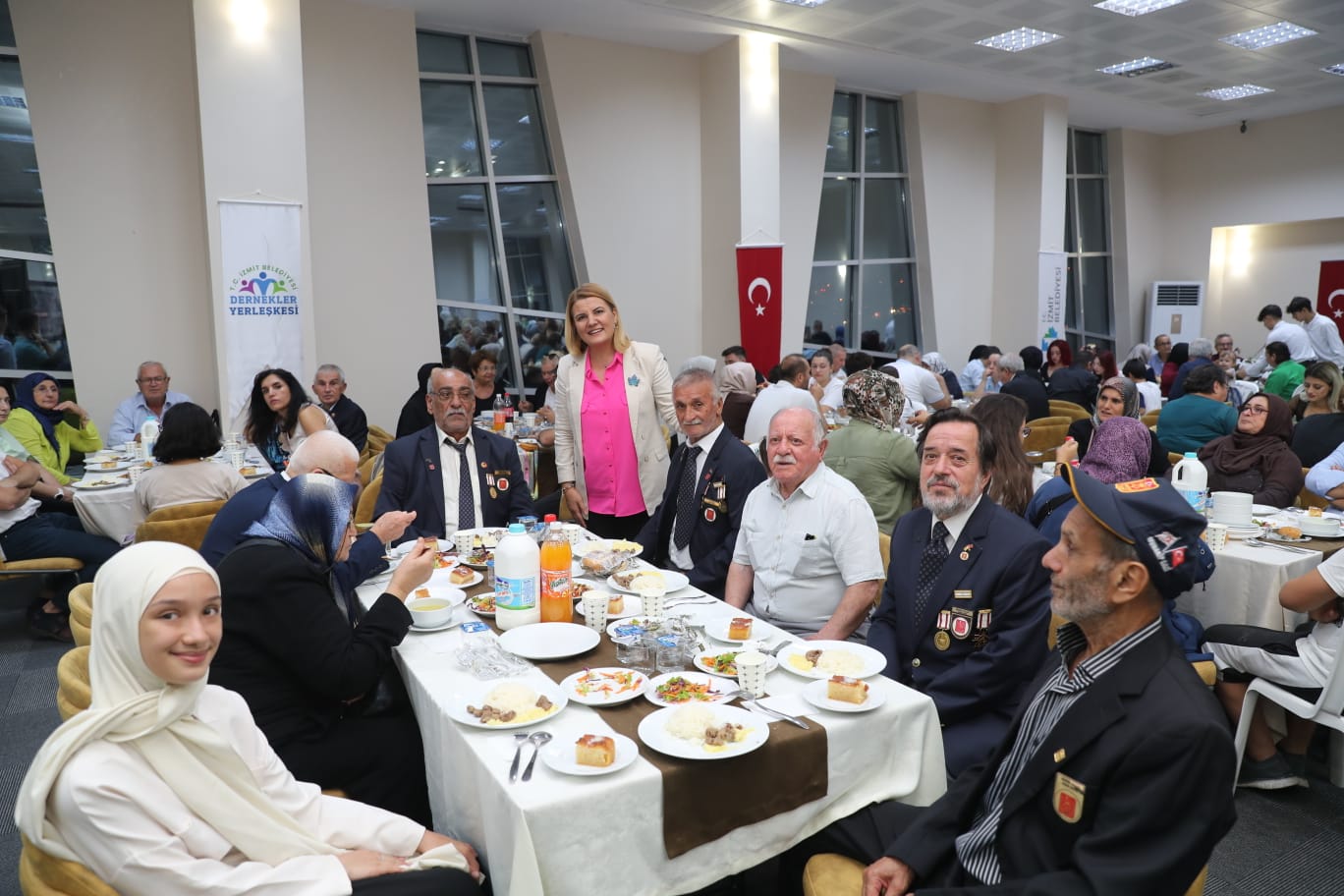 Başkan Hürriyet, kahraman gazilerimiz ve aileleriyle bir araya geldi (5)