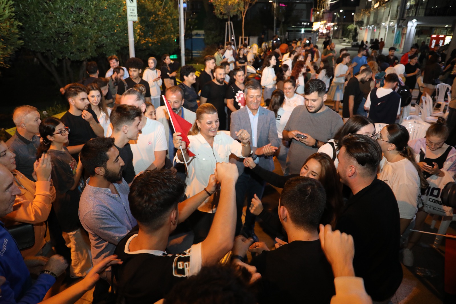 Filenin Sultanlarının Avrupa Şampiyonluğu İzmit’te coşkuyla kutlandı (2)