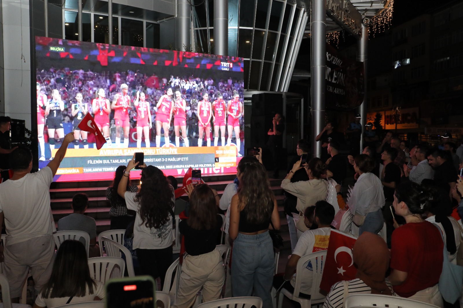 Filenin Sultanlarının Avrupa Şampiyonluğu İzmit’te coşkuyla kutlandı (8)