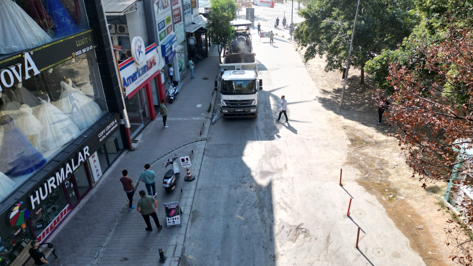 İzmit Belediyesi Mimar Sinan Sokak’ta yenileme çalışmalarına başladı (1)
