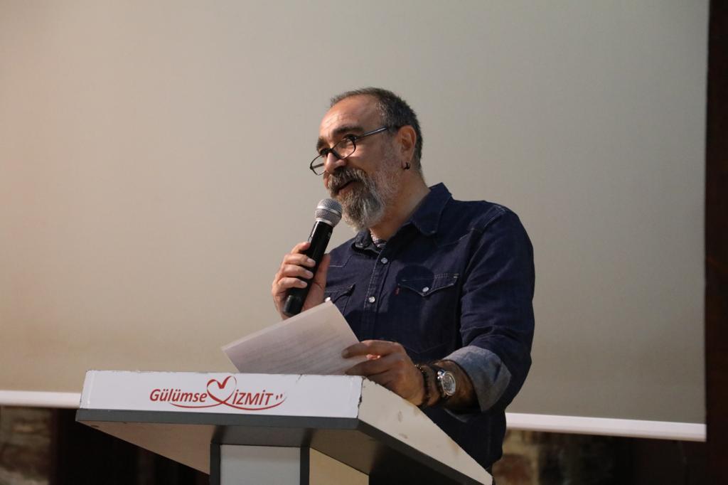 İzmit Belediyesinden 1 Eylül Dünya Barış Gününe özel şiir dinletisi (7)